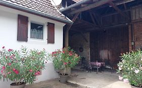 Kleines Bauernhaus Mit Nostalgischem Flair